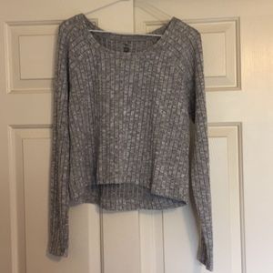 Long sleeve gray knit top